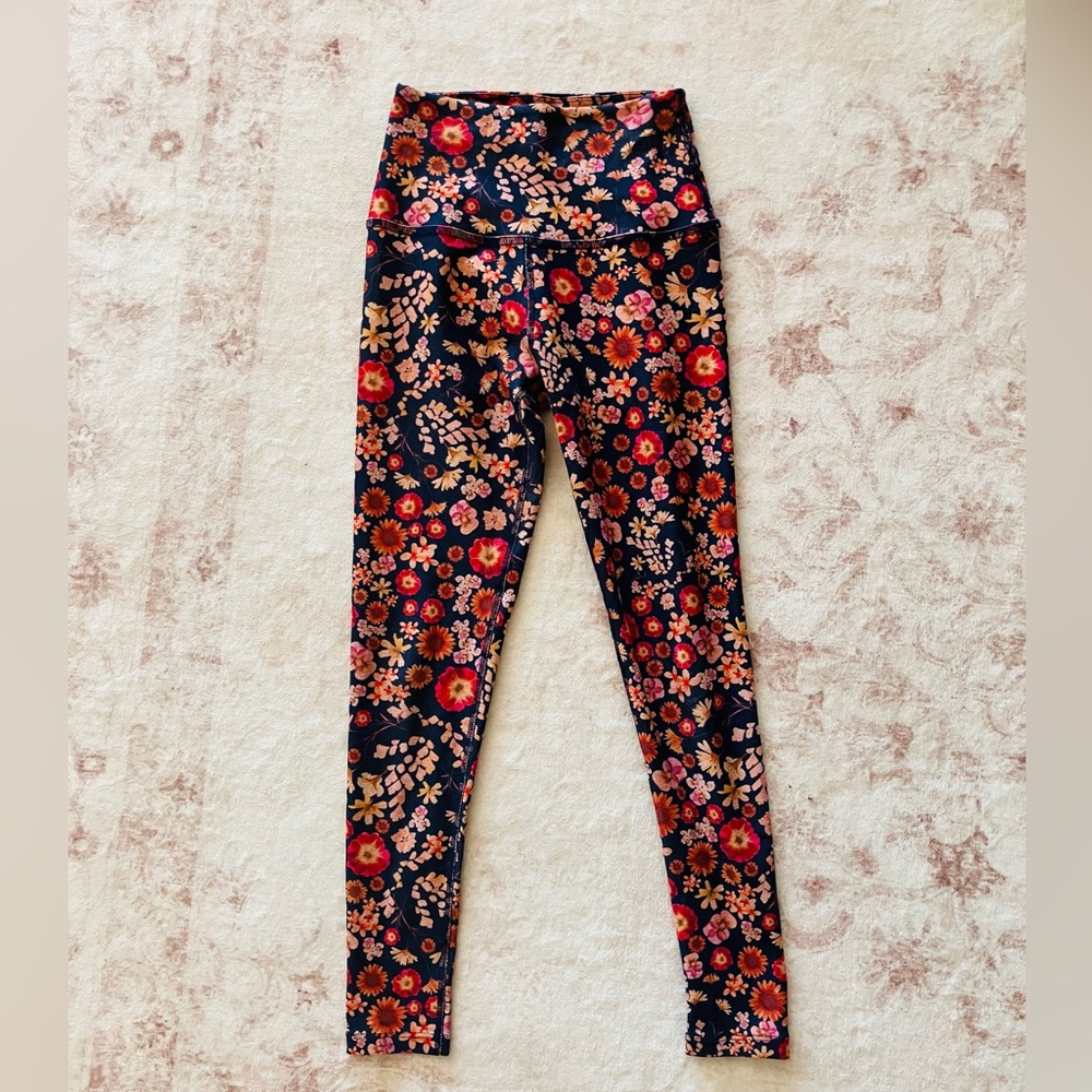 Beyond Yoga Floral High-Waist Leggings in Navy with Multicolor Print